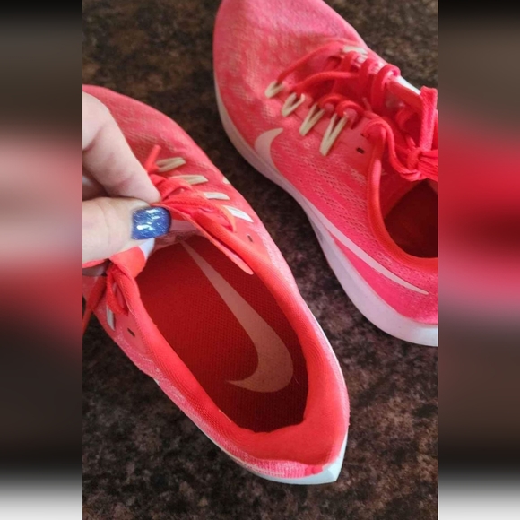 Nike Pegasus running shoes - Picture 3 of 5